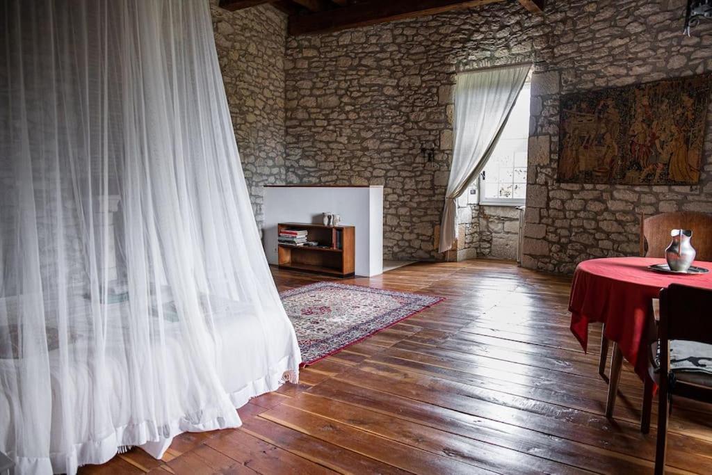Chateau Barayre - Beautiful 12Th Century Castle With Pool And Large Garden Laussou Dış mekan fotoğraf