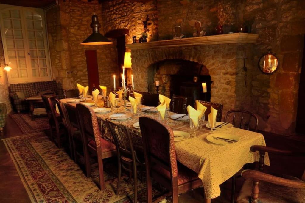 Chateau Barayre - Beautiful 12Th Century Castle With Pool And Large Garden Laussou Dış mekan fotoğraf